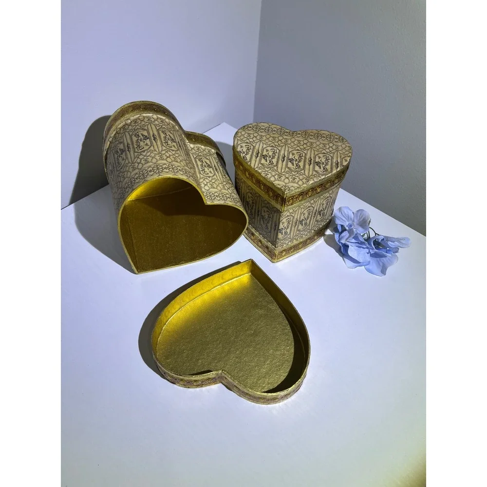 Vintage Heart Shaped Decorative cardboard Gift Boxes Set Gold Trim‎ Ornate